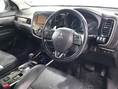 2019 Mitsubishi Outlander - Thumbnail