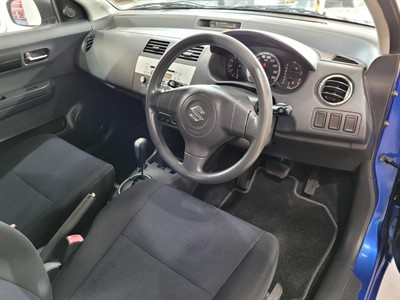 2004 Suzuki Swift - Thumbnail