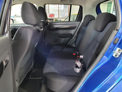 2004 Suzuki Swift - Thumbnail