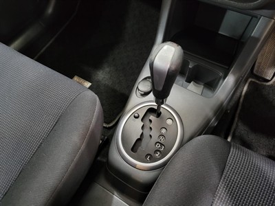 2004 Suzuki Swift - Thumbnail