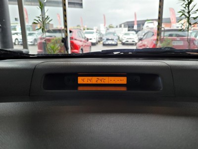 2004 Suzuki Swift - Thumbnail