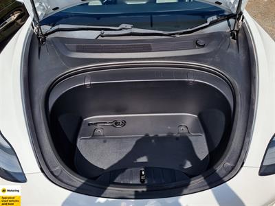 2019 Tesla Model 3 - Thumbnail