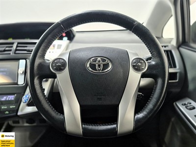 2012 Toyota Prius - Thumbnail