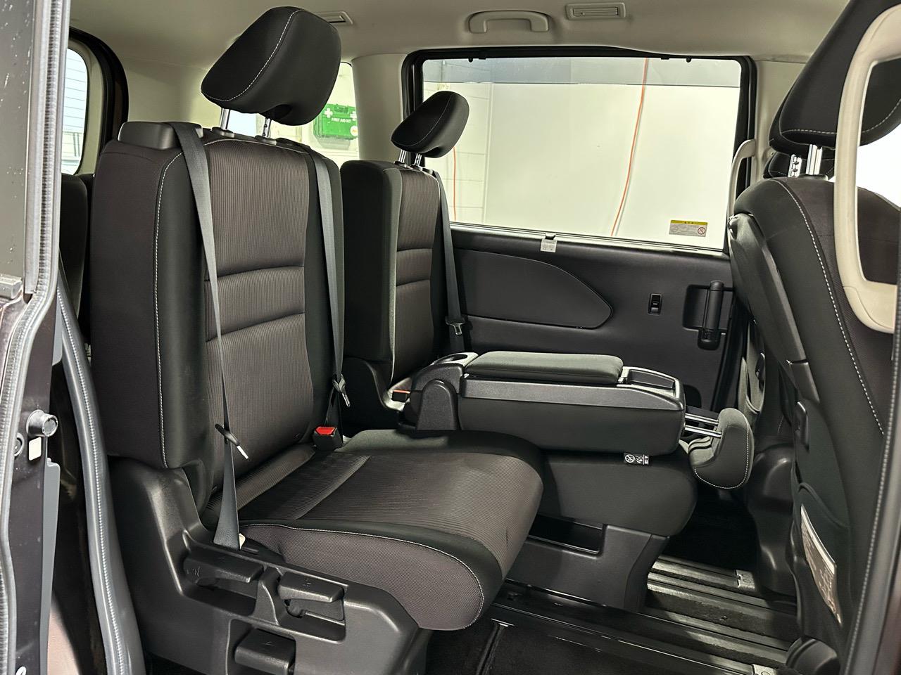 2017 Nissan Serena