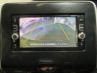2017 Nissan Serena - Thumbnail