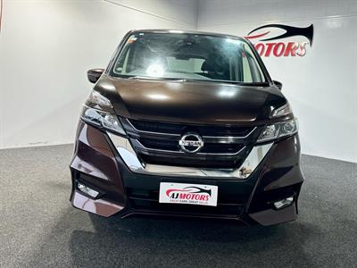 2017 Nissan Serena - Thumbnail