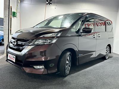 2017 Nissan Serena - Thumbnail