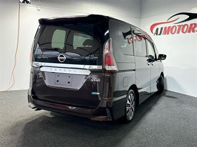 2017 Nissan Serena - Thumbnail