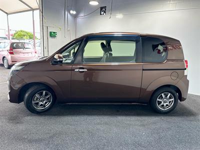 2012 Toyota Spade - Thumbnail