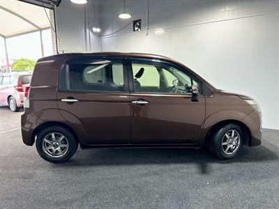 2012 Toyota Spade - Thumbnail