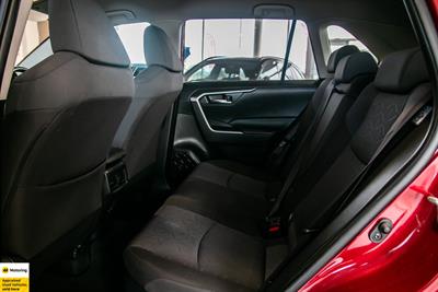 2020 Toyota RAV4 - Thumbnail