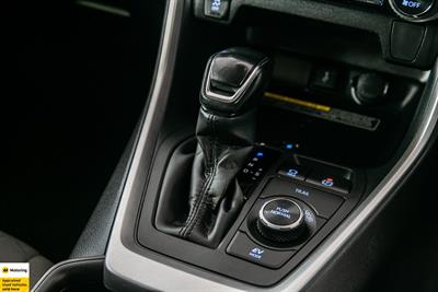 2020 Toyota RAV4 - Thumbnail