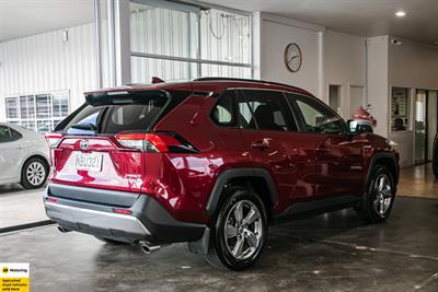 2020 Toyota RAV4 - Thumbnail