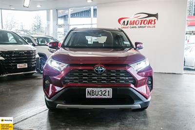 2020 Toyota RAV4 - Thumbnail