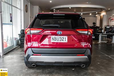 2020 Toyota RAV4 - Thumbnail
