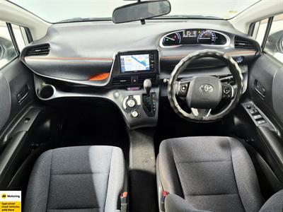 2017 Toyota Sienta - Thumbnail