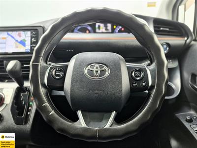 2017 Toyota Sienta - Thumbnail