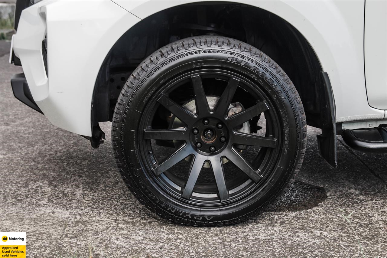 2021 Nissan Navara