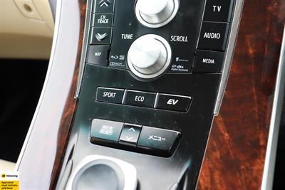 2013 Toyota Sai - Thumbnail
