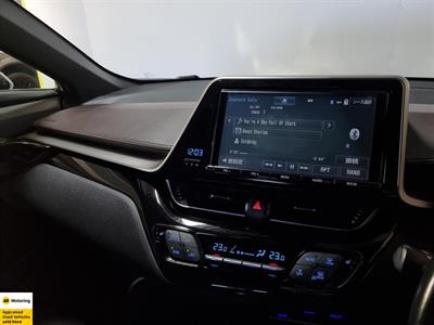 2018 Toyota C-HR - Thumbnail