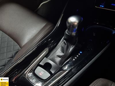 2018 Toyota C-HR - Thumbnail