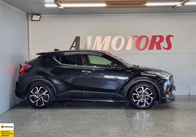2018 Toyota C-HR - Thumbnail