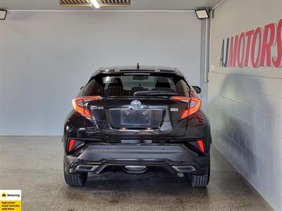2018 Toyota C-HR - Thumbnail