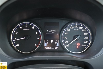 2021 Mitsubishi Outlander - Thumbnail