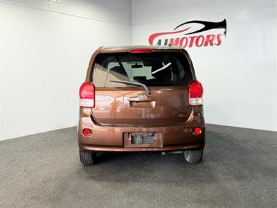 2015 Toyota Porte - Thumbnail