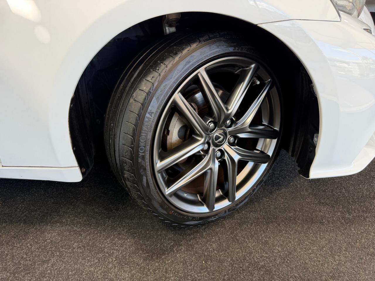 2013 Lexus IS 300h