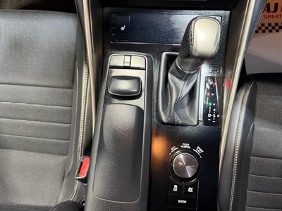 2013 Lexus IS 300h - Thumbnail
