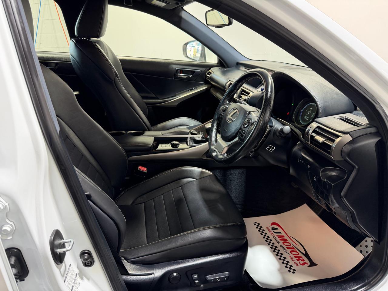 2013 Lexus IS 300h