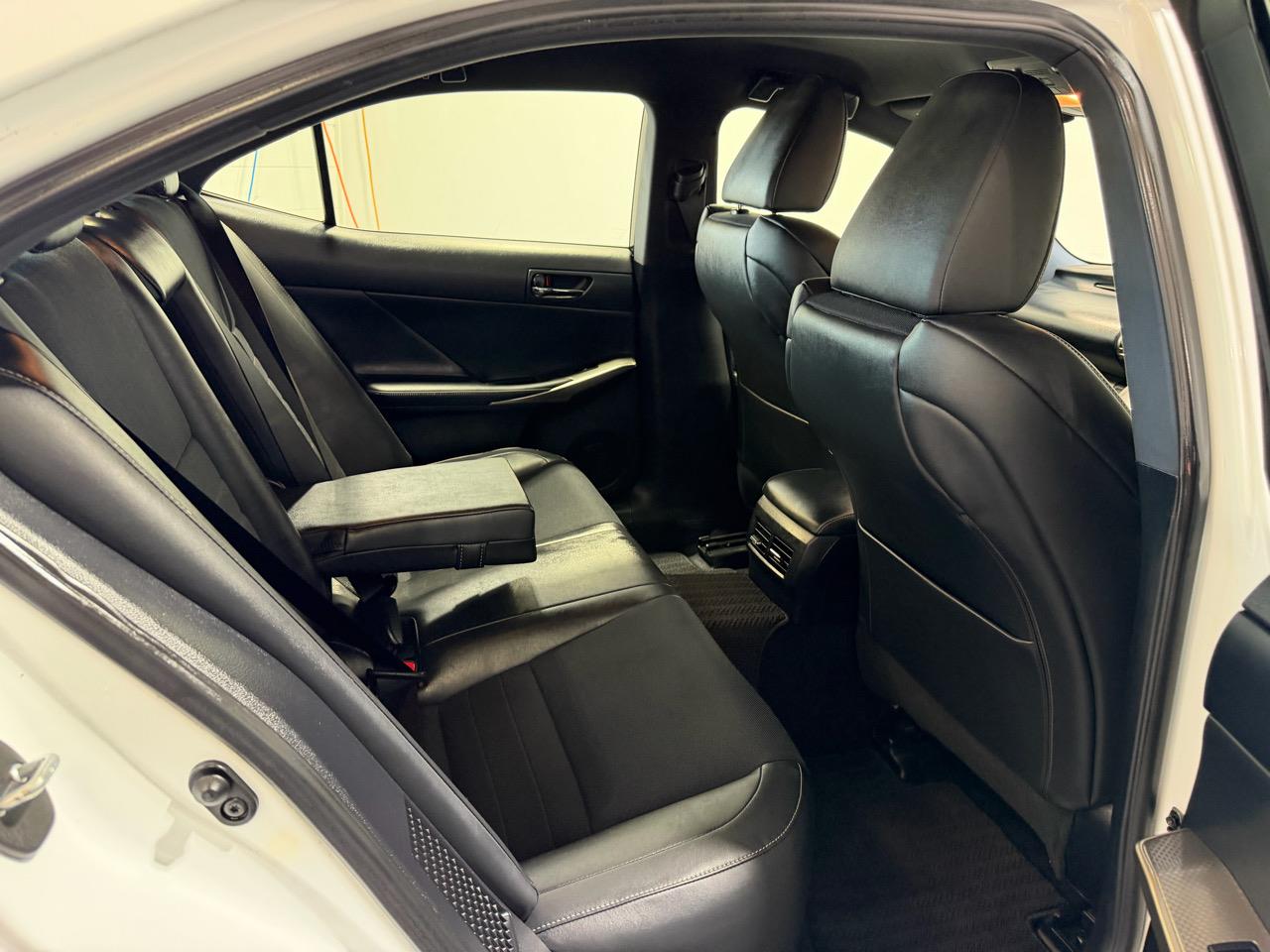 2013 Lexus IS 300h