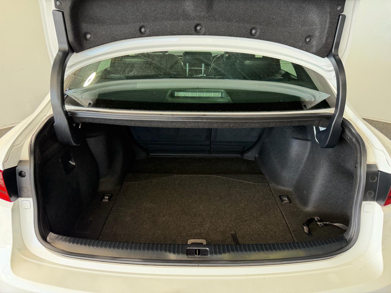 2013 Lexus IS 300h