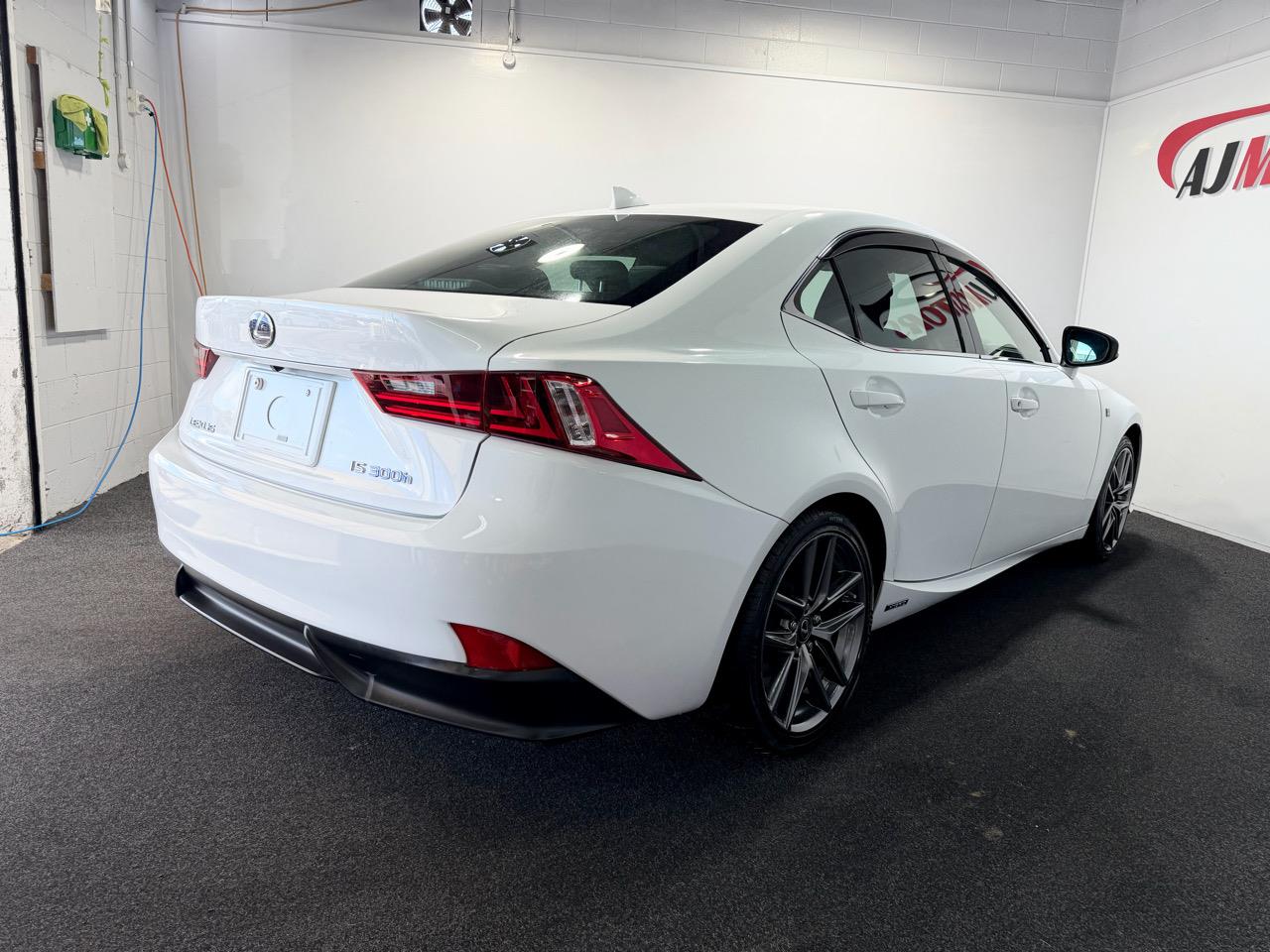 2013 Lexus IS 300h