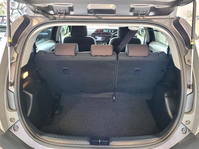 2014 Toyota Aqua - Thumbnail