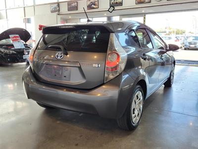 2014 Toyota Aqua - Thumbnail