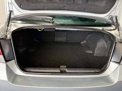 2013 Subaru Legacy - Thumbnail