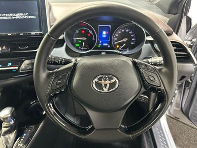 2017 Toyota C-HR - Thumbnail
