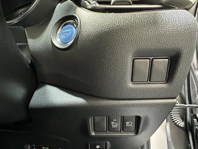 2017 Toyota C-HR - Thumbnail