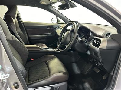 2017 Toyota C-HR - Thumbnail