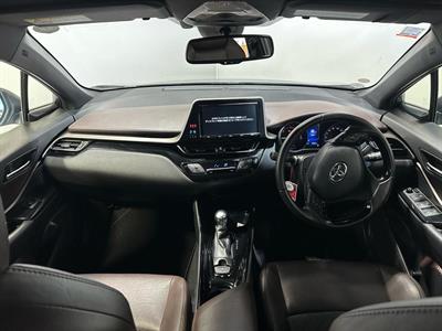 2017 Toyota C-HR - Thumbnail