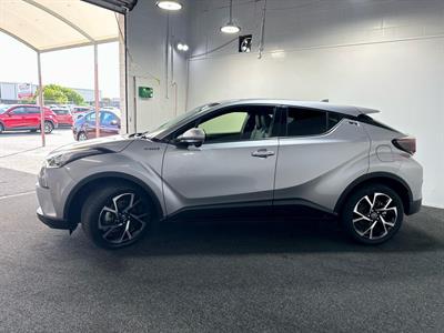 2017 Toyota C-HR - Thumbnail