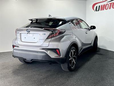2017 Toyota C-HR - Thumbnail