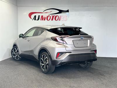 2017 Toyota C-HR - Thumbnail