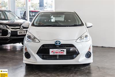 2015 Toyota Aqua - Thumbnail