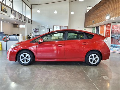 2013 Toyota Prius - Thumbnail