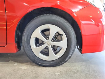 2013 Toyota Prius - Thumbnail