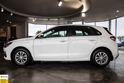 2022 Hyundai i30 - Thumbnail