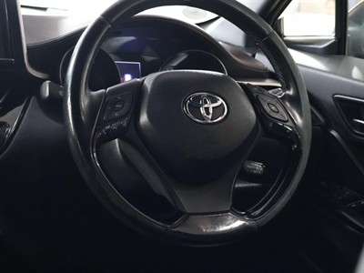 2017 Toyota C-HR - Thumbnail